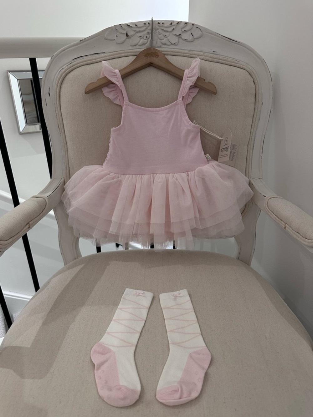 🩰 18 Mth Pink Tulle Ballet Tutu Dress with Matching Pink-Accent Socks NWT